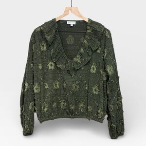 Sage + Fig Green Textured Floral Long Sleeve Ruffle Neck Top Women’s Size Medium